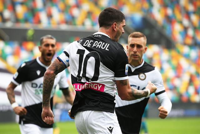 阿劳霍抵达巴萨总部即将续约 新合同2031年到期